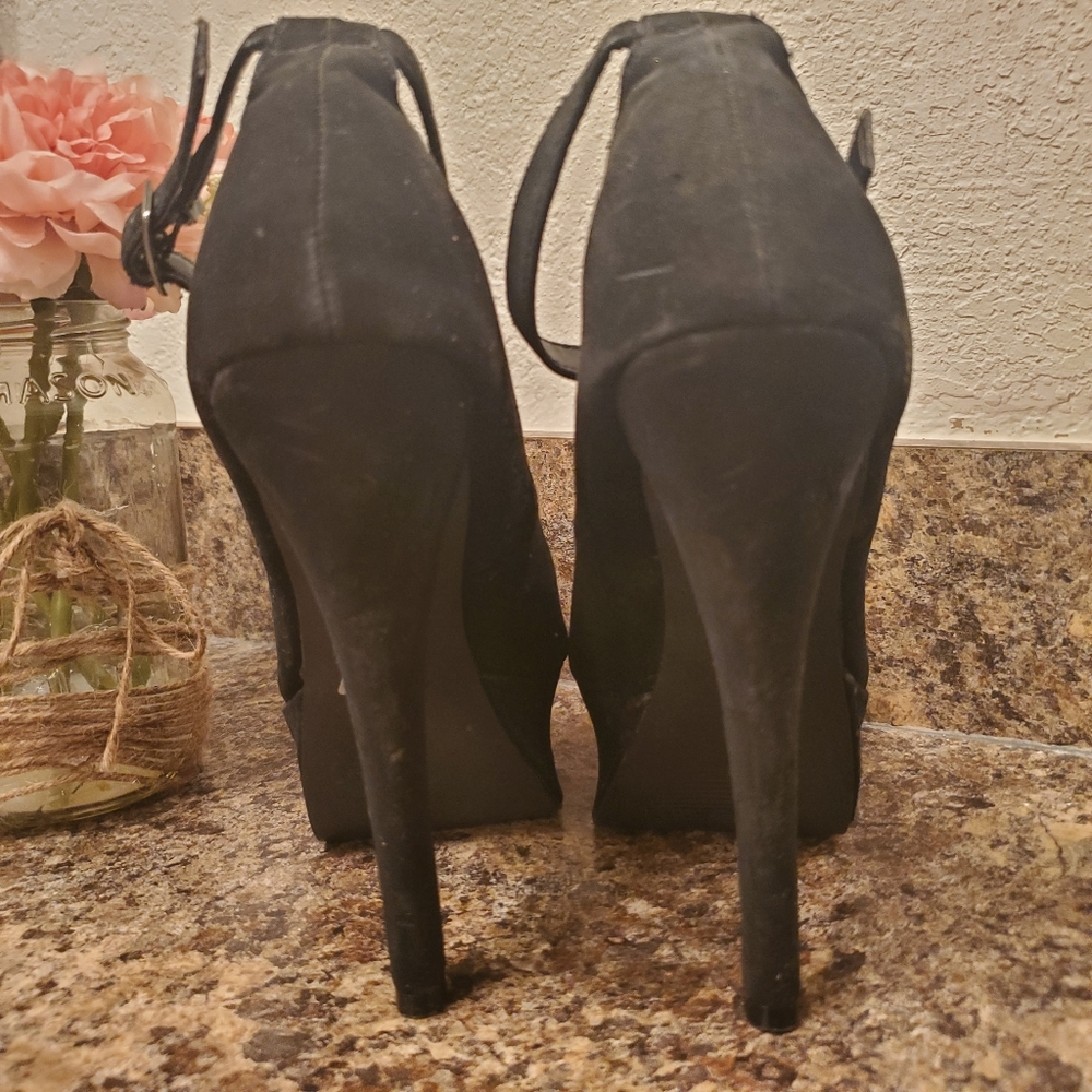 Platform Heels - Picture 2 of 7